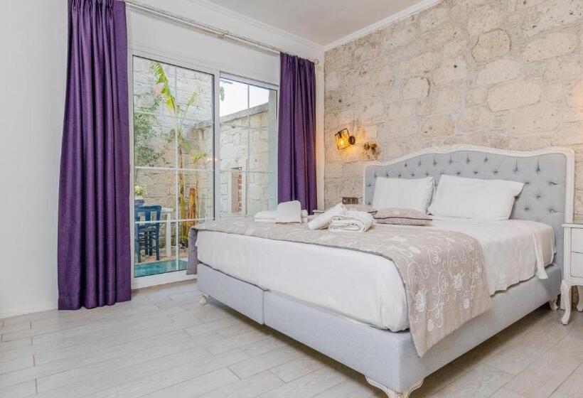 تختخواب و صبحانه Avlu Alaçatı Boutique