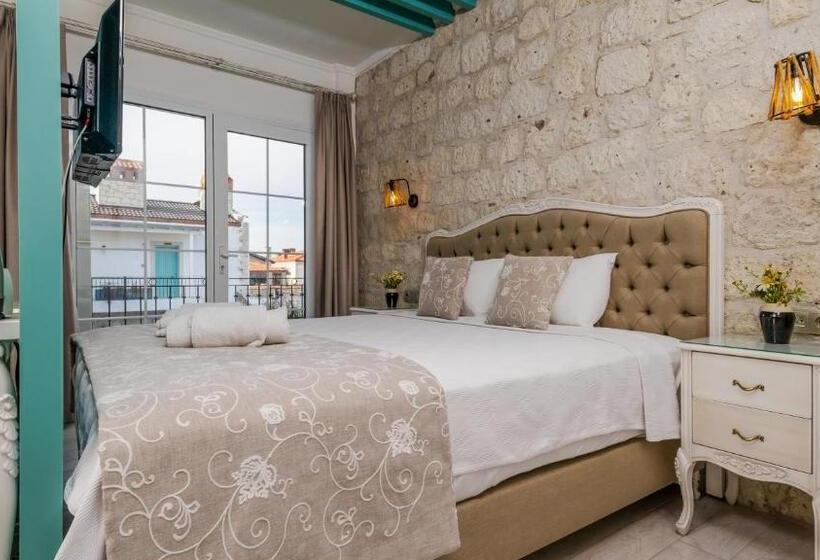 تختخواب و صبحانه Avlu Alaçatı Boutique