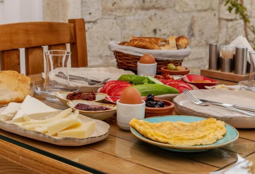 تختخواب و صبحانه Avlu Alaçatı Boutique