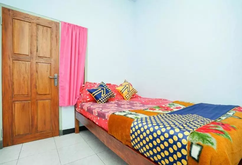ホテル Spot On 2126 Bromo Indah Homestay