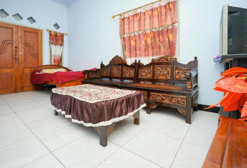 Отель Spot On 2126 Bromo Indah Homestay