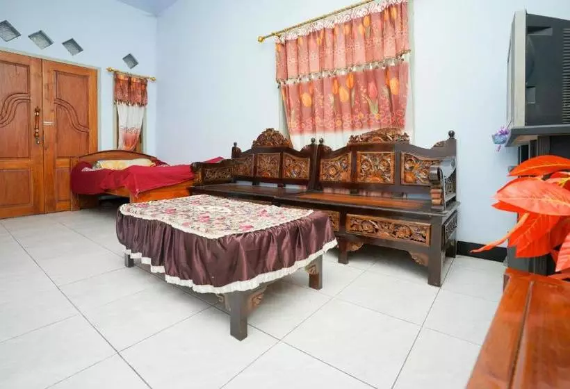ホテル Spot On 2126 Bromo Indah Homestay