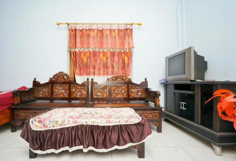 Отель Spot On 2126 Bromo Indah Homestay