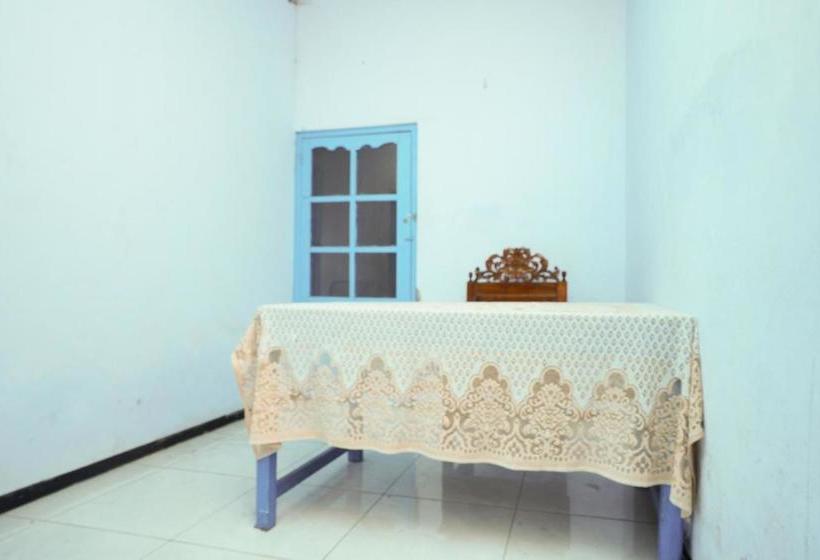 Отель Spot On 2126 Bromo Indah Homestay