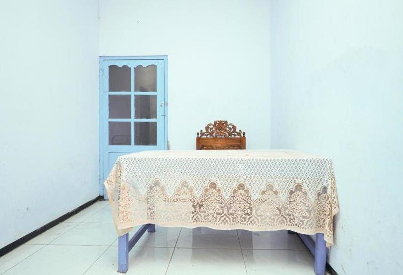 Отель Spot On 2126 Bromo Indah Homestay