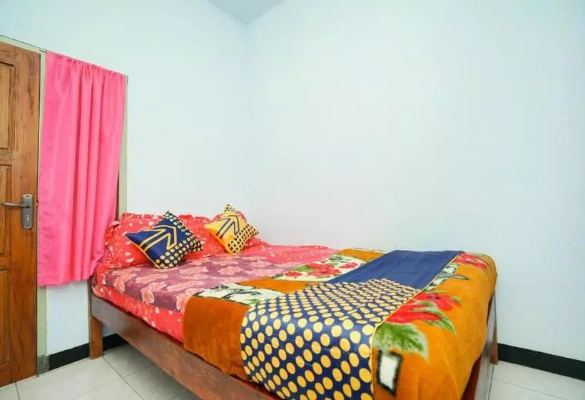 ホテル Spot On 2126 Bromo Indah Homestay