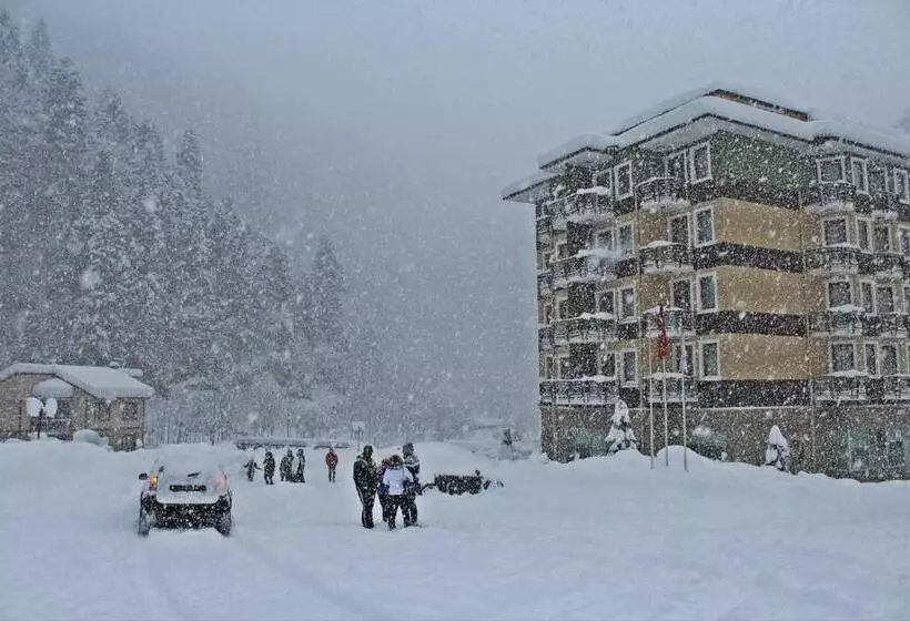 Lomakeskus Ridos Thermal Hotel & Spa