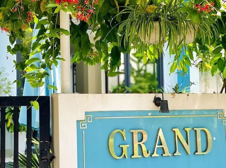 هتل Grand Holiday Hoian Villa