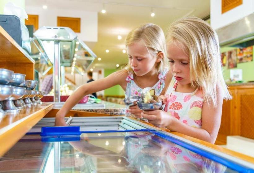 Playa Parc Apartments