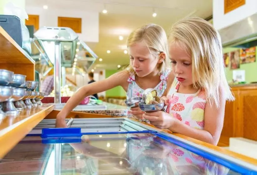 Playa Parc Apartments