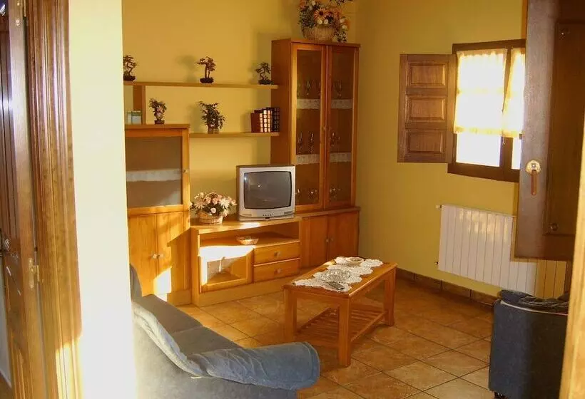 Casa De Aldea El Regueru