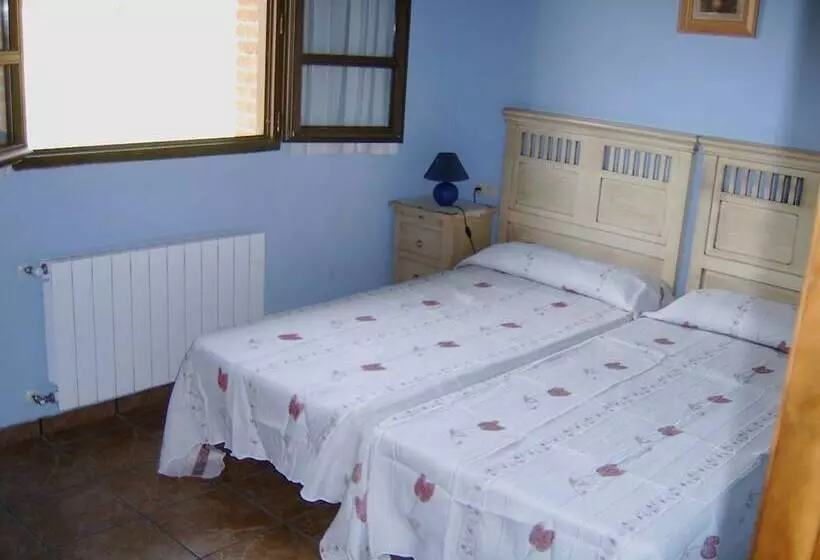 Casa De Aldea El Regueru