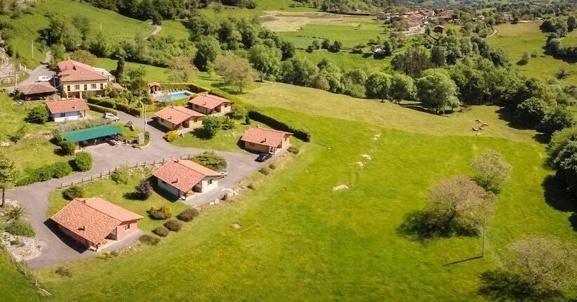 Casa De Aldea El Regueru