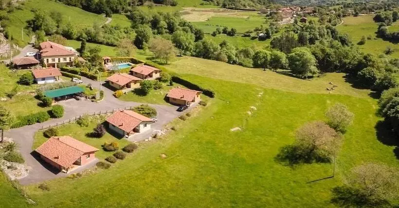 Casa De Aldea El Regueru