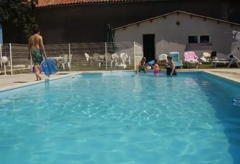 Отель Chateau De Faudade