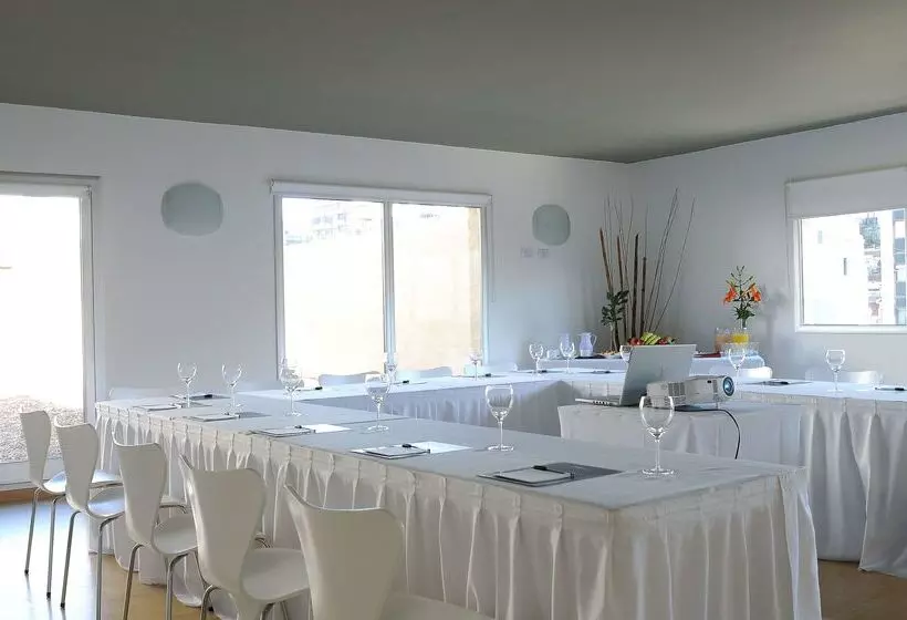 هتل Dazzler By Wyndham Buenos Aires Maipu