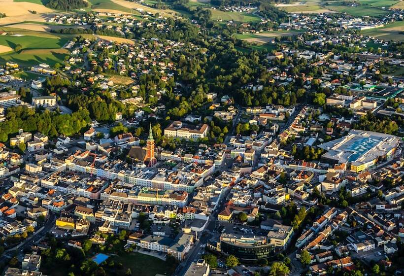 Отель Der Kaiserhof Ried