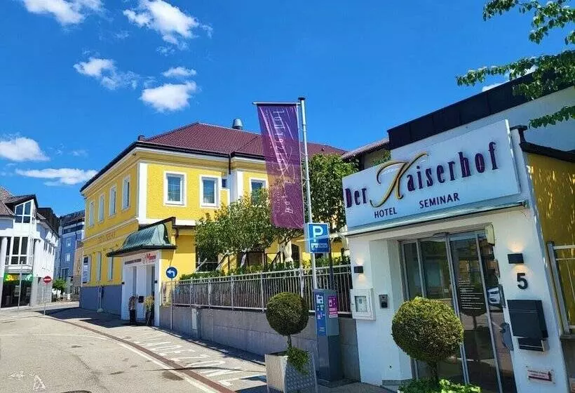 Отель Der Kaiserhof Ried
