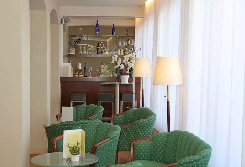 Отель Der Kaiserhof Ried