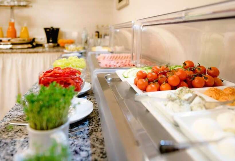 Отель Der Kaiserhof Ried