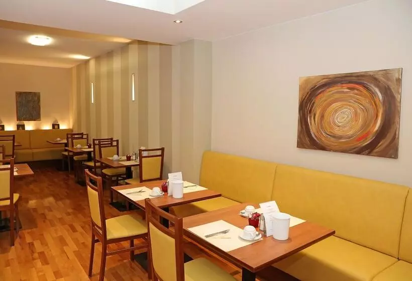 Отель Der Kaiserhof Ried