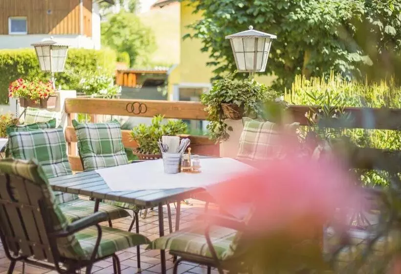 ホテル Gasthof Zum Kirchenwirt