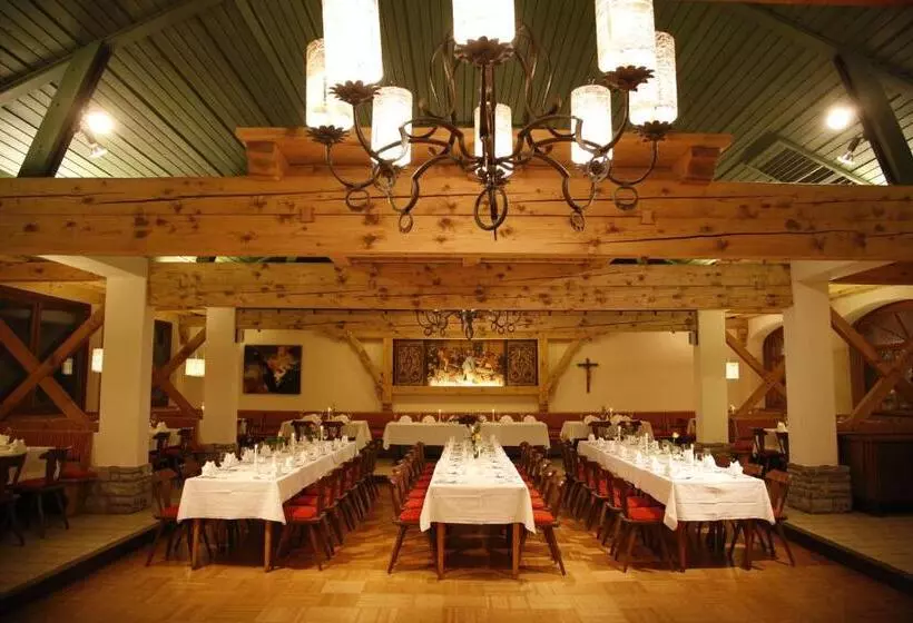 ホテル Gasthof Zum Kirchenwirt