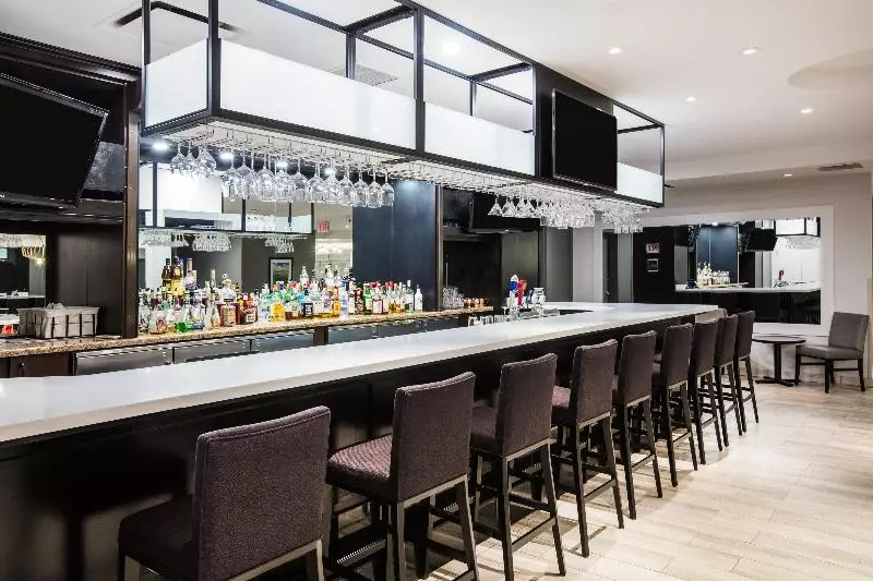 Отель Holiday Inn & Suites Grande Prairie, An Ihg