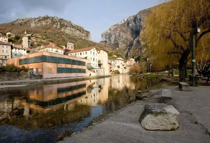 Отель Hôtel Du Musée De L'eau