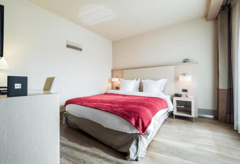 Отель Le Pré Carré