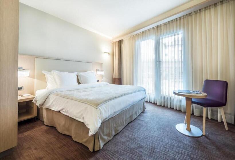 Отель Le Pré Carré