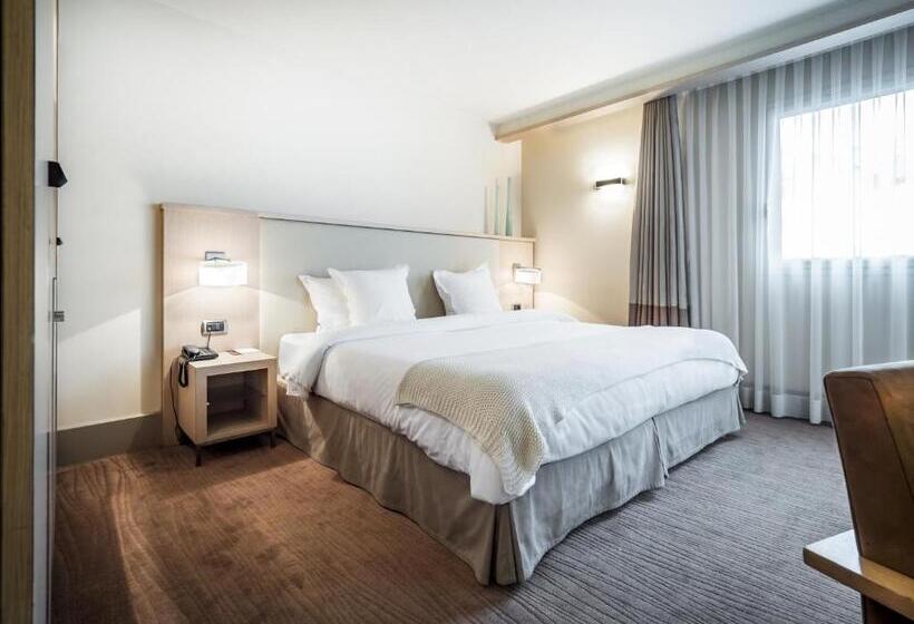 Отель Le Pré Carré