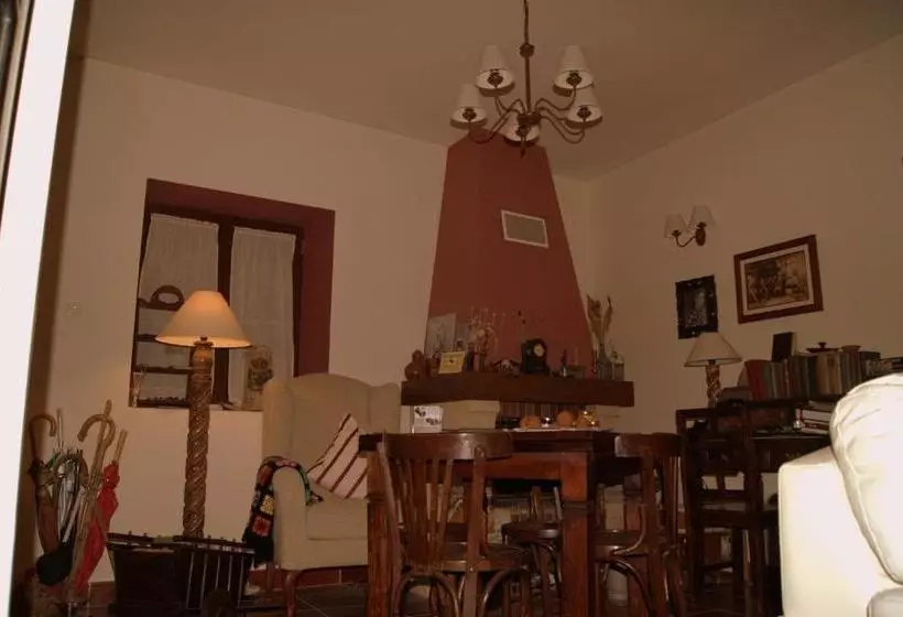 Сельский отель Rural El Linaje De Los Cinco Sombreros