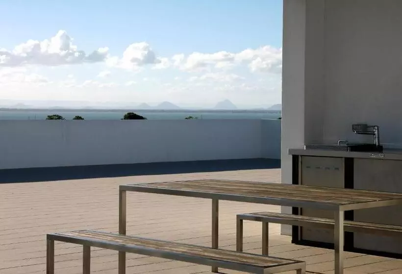 Отель Scarborough Beach Resort Brisbane