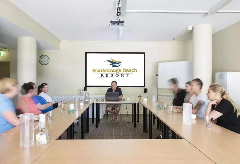 Отель Scarborough Beach Resort Brisbane