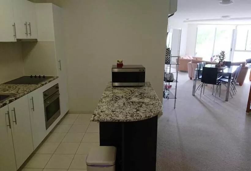 Отель Scarborough Beach Resort Brisbane