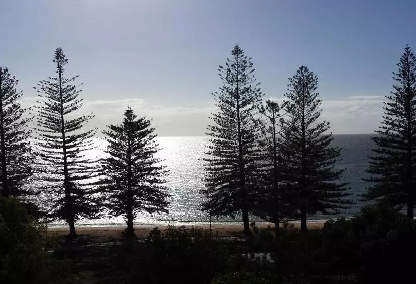 Отель Scarborough Beach Resort Brisbane