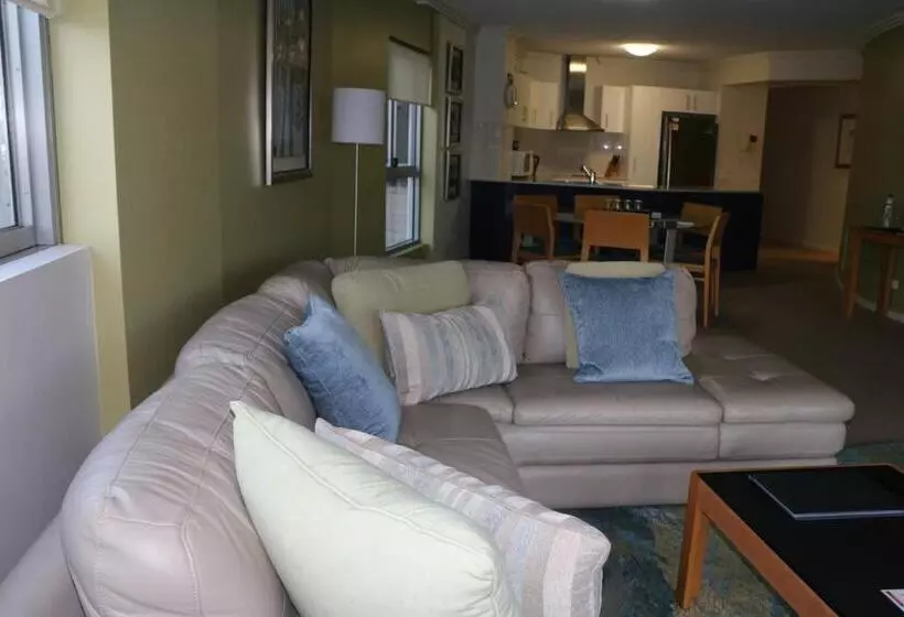 Отель Scarborough Beach Resort Brisbane