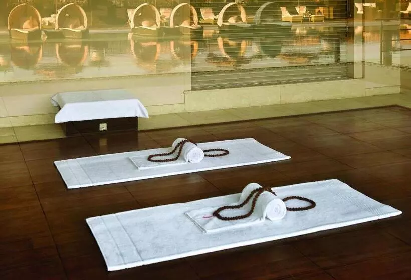 בית מלון כפרי The Lalit New Delhi