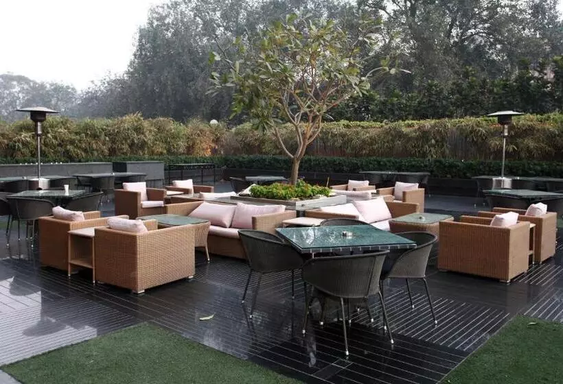 בית מלון כפרי The Lalit New Delhi