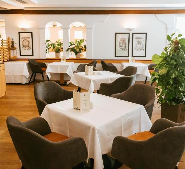 Thermenhotel Vier Jahreszeiten