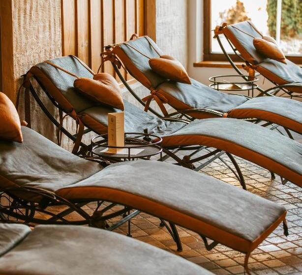 Thermenhotel Vier Jahreszeiten