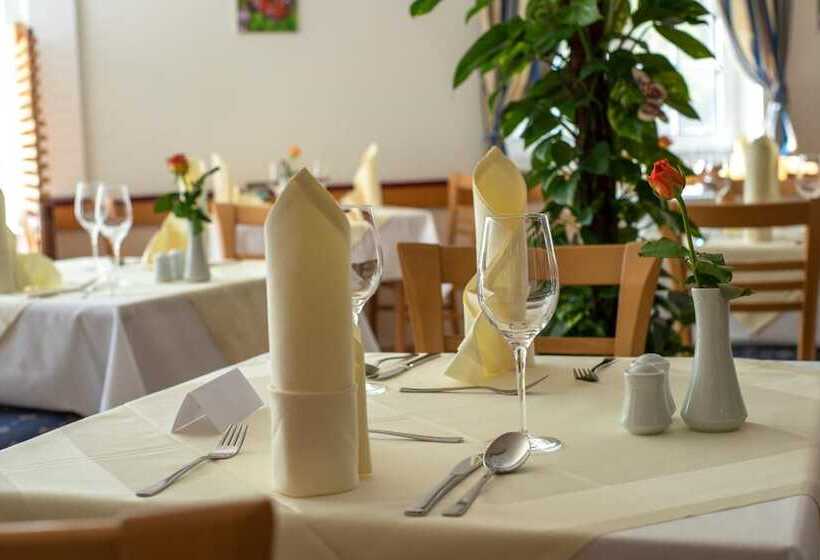 Thermenhotel Vier Jahreszeiten