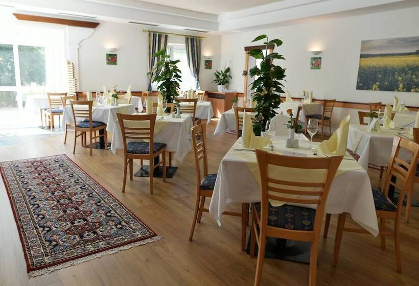 Thermenhotel Vier Jahreszeiten