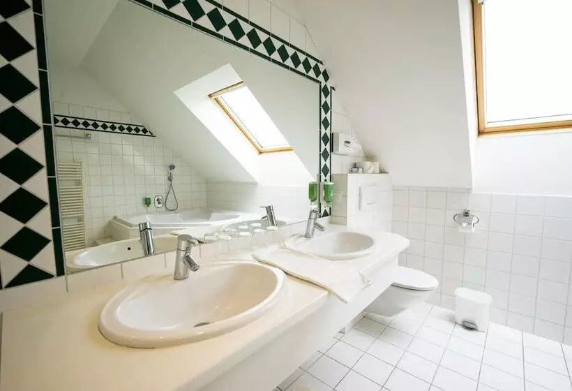 Thermenhotel Vier Jahreszeiten