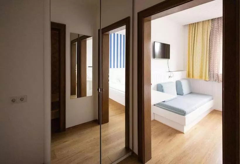 ホテル Pension Seerose