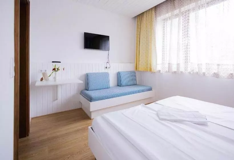 ホテル Pension Seerose