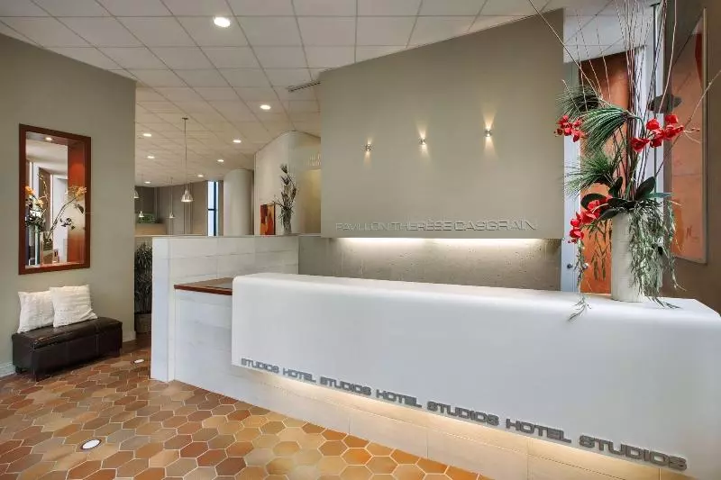 Hotelli Zum Auberge D été   Résidences De L Université De Montréal