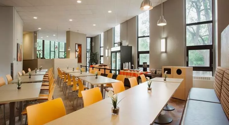 Hotelli Zum Auberge D été   Résidences De L Université De Montréal