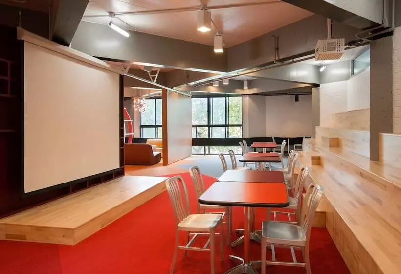 Hotelli Zum Auberge D été   Résidences De L Université De Montréal